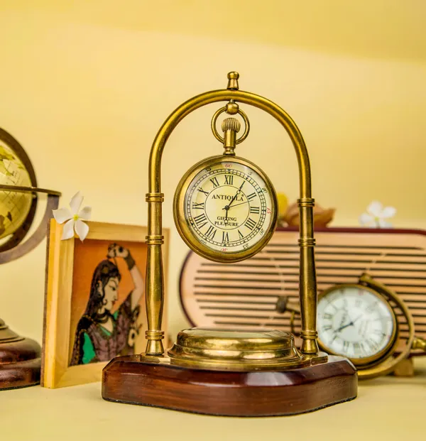 Antiqula_Magnus_6.5_Vintage_Brass_Sheesham_Wood_Desk_Clock_With_Compass_Engraved_Quote
